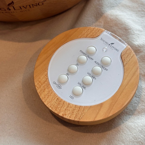 Young Living Aria Diffuser - MISSING TOP - Picture 2 of 9